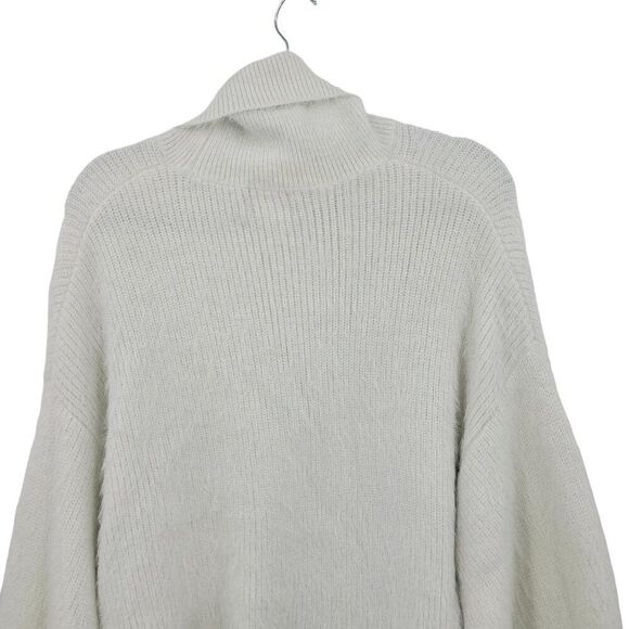 IDENTITY Eyelash Turtleneck Sweater S White Bishop Sleeve Plush Fuzzy Comfy - Picture 7 of 9